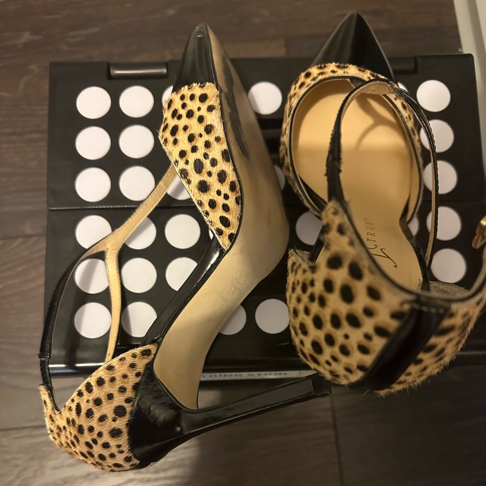 IVANKA TRUMP BLACK AND LEOPARD PUMPS